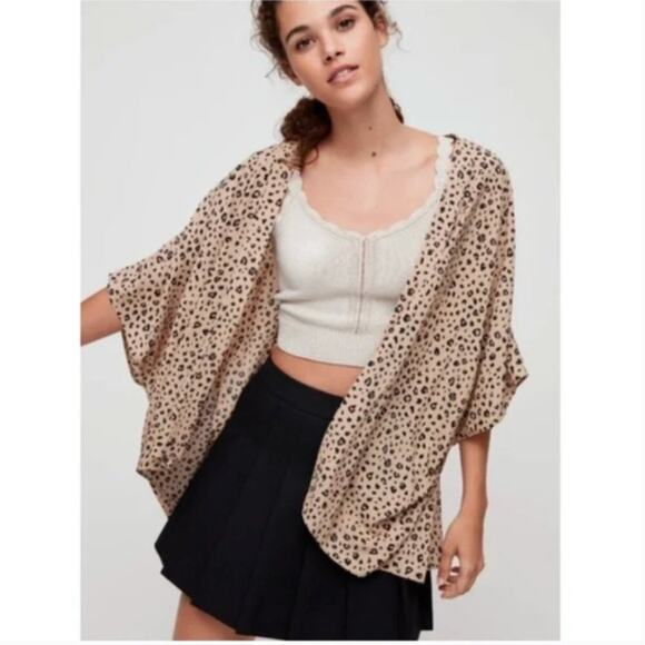 Aritzia Sunday Best Cosima Leopard Print Kimono - Picture 1 of 7